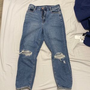 American Eagle Curvy Mom Jeans 6 Short
